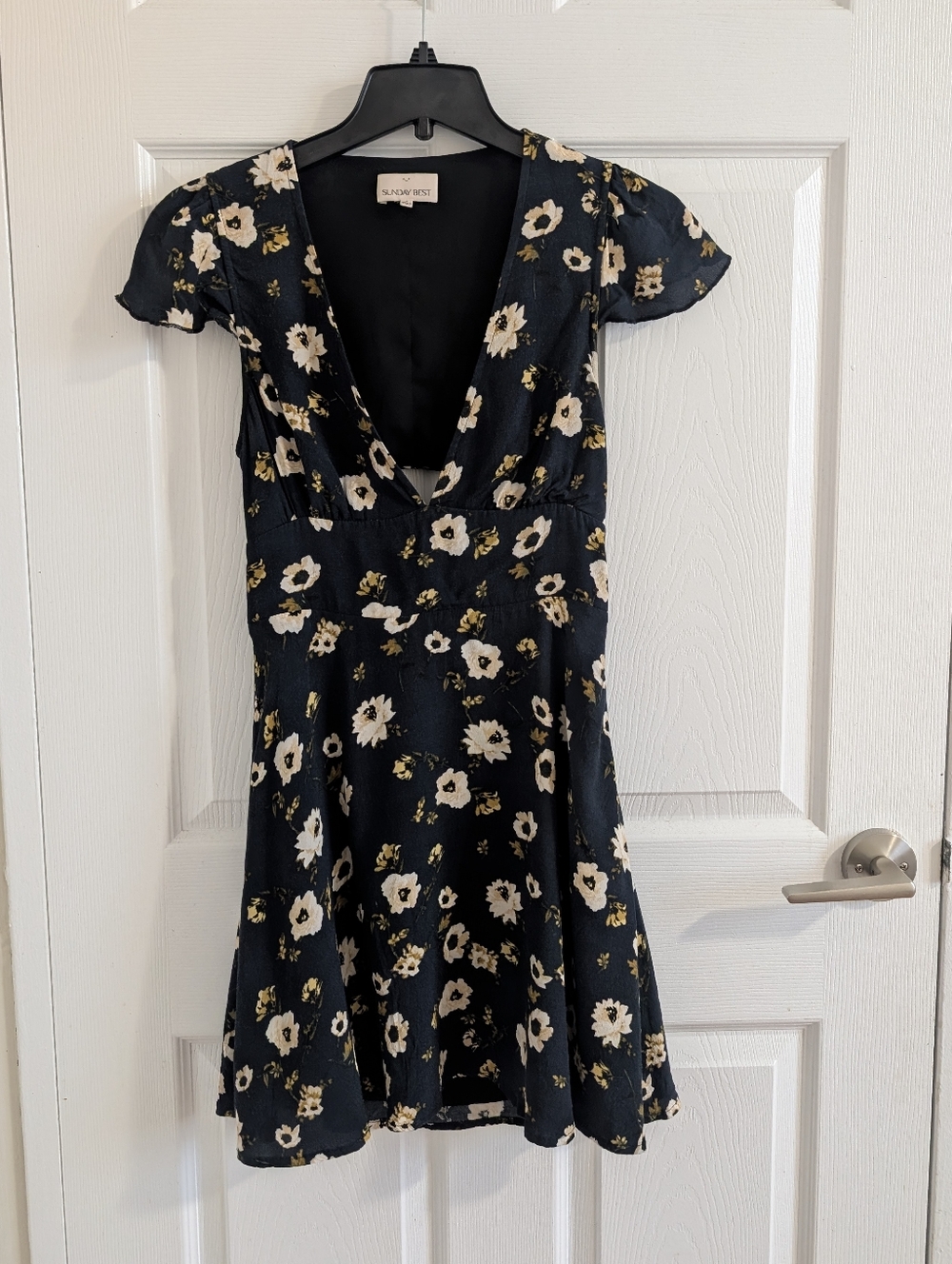 Aritzia Sunday Best Floral Cutout Back Mini Dress Charcoal Black Poppy Boho - 4